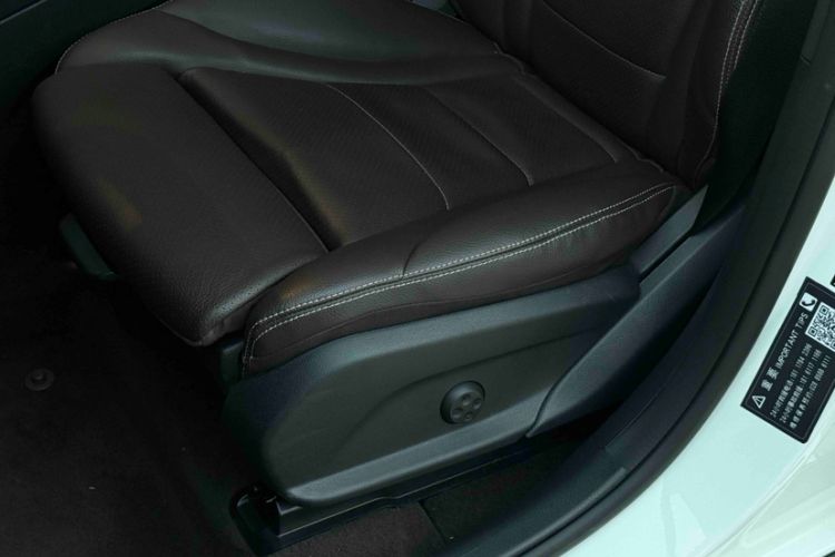 Used Mercedes-Benz GLC 2019 GLC 200 L 4MATIC Interior 6