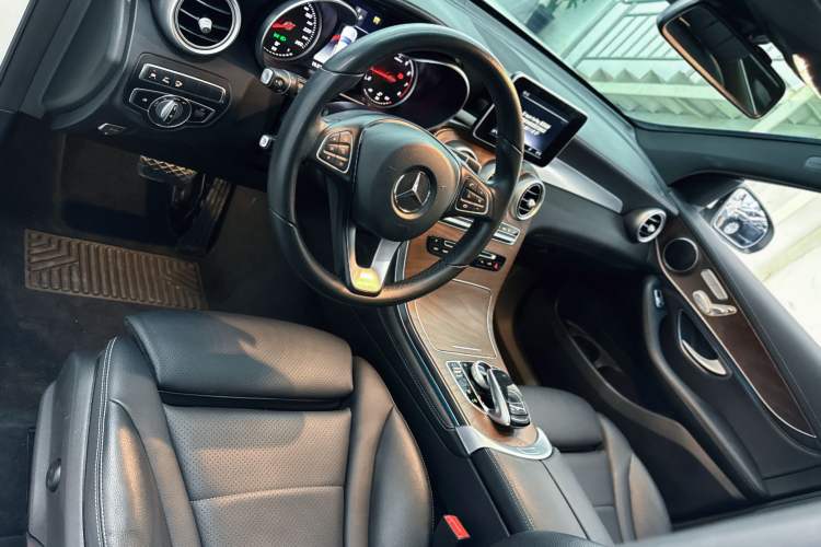 Used Mercedes-Benz GLC 2019 GLC 300 L 4MATIC Dynamic Model Interior 7