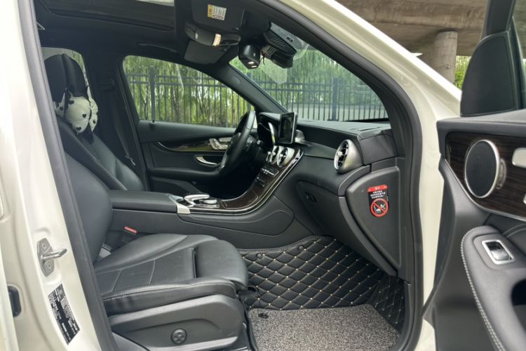 Used Mercedes-Benz GLC 2019 Facelift GLC 260 L 4MATIC Luxury Model Interior 7