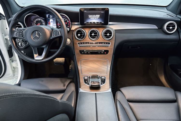 Used Mercedes-Benz GLC 2019 GLC 300 L 4MATIC Dynamic Model Interior 8