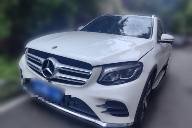 Ojetý Mercedes-Benz GLC 2019 Facelift GLC 260 L 4MATIC Luxury Model