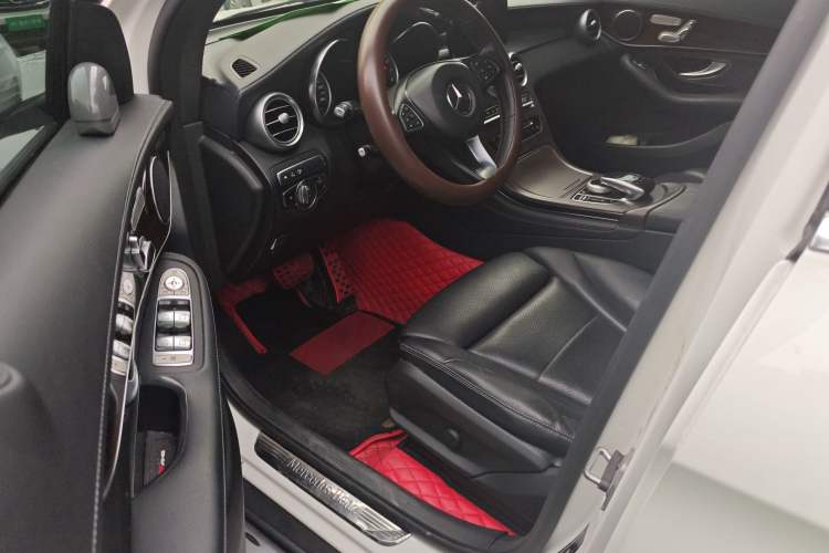 Used Mercedes-Benz GLC 2019 GLC 260 4MATIC Luxury Model Left Front Seat