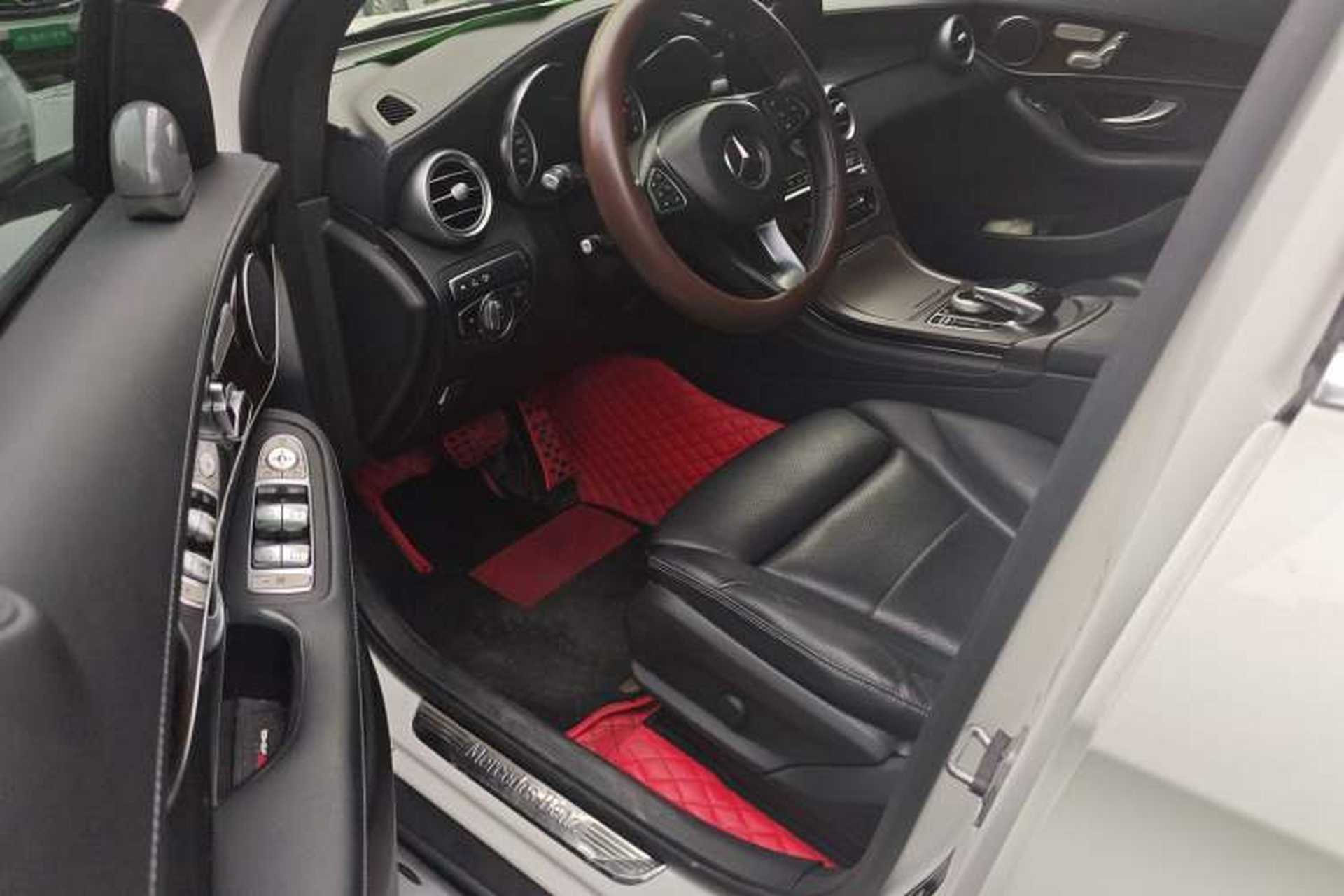 Used Mercedes-Benz GLC 2019 GLC 260 4MATIC Luxury Model Left Front Seat