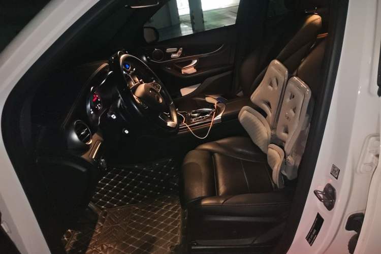 Used Mercedes-Benz GLC 2019 GLC 260 L 4MATIC Dynamic Model Left Front Seat