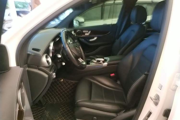 Used Mercedes-Benz GLC 2019 Facelift GLC 260 L 4MATIC Luxury Model Left Front Seat