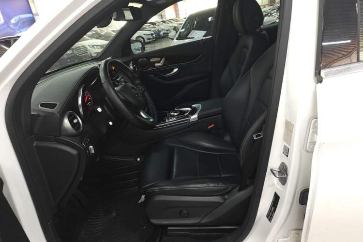 Used Mercedes-Benz GLC 2019 GLC 260 L 4MATIC Luxury Model Left Front Seat