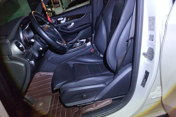 Used Mercedes-Benz GLC 2019 GLC 260 4MATIC Dynamic Edition Left Front Seat