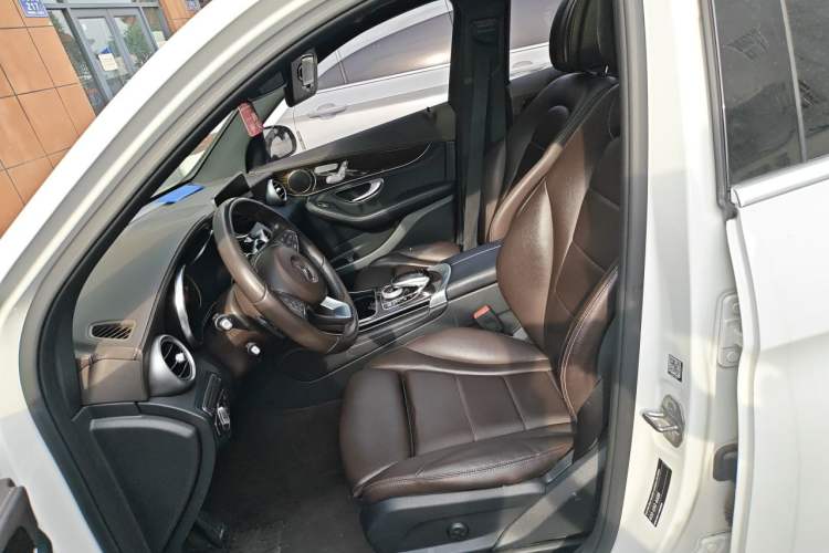 Used Mercedes-Benz GLC 2019 GLC 260 4MATIC Dynamic Edition Left Front Seat
