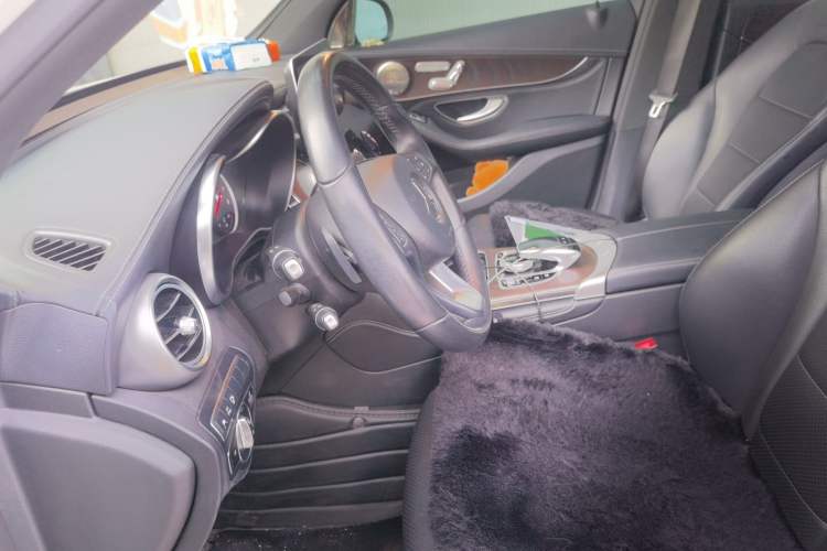 Used Mercedes-Benz GLC 2019 GLC 300 L 4MATIC Dynamic Model Left Front Seat