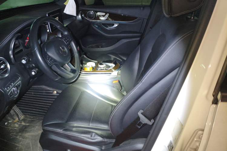 Used Mercedes-Benz GLC 2019 GLC 260 4MATIC Luxury Model Left Front Seat