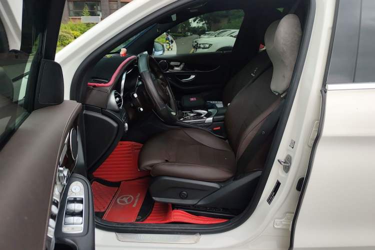 Used Mercedes-Benz GLC 2019 Facelift GLC 260 L 4MATIC Luxury Model Left Front Seat