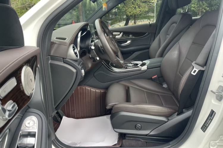 Used Mercedes-Benz GLC 2019 Facelift GLC 260 L 4MATIC Luxury Model Left Front Seat