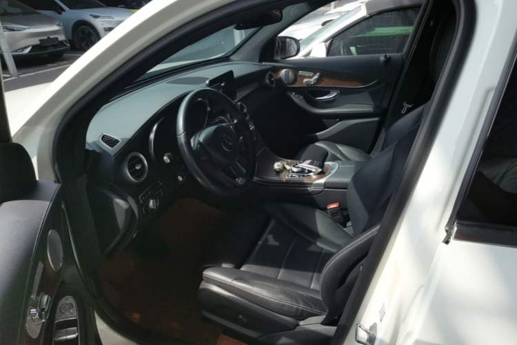 Used Mercedes-Benz GLC 2019 Refreshed GLC 300 L 4MATIC Dynamic Edition Left Front Seat