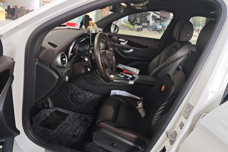 Used Mercedes-Benz GLC 2019 Facelift GLC 260 L 4MATIC Luxury Model Left Front Seat