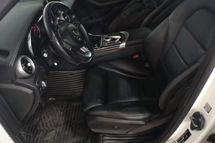 Used Mercedes-Benz GLC 2019 GLC 260 L 4MATIC Dynamic Model Left Front Seat