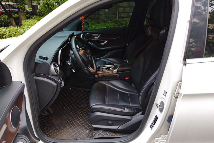 Used Mercedes-Benz GLC 2019 GLC 300 L 4MATIC Dynamic Model Left Front Seat