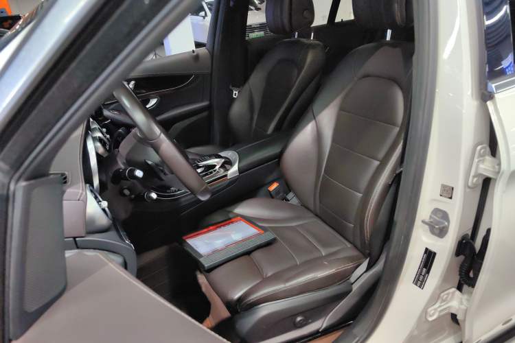 Used Mercedes-Benz GLC 2019 Facelift GLC 260 L 4MATIC Luxury Model Left Front Seat