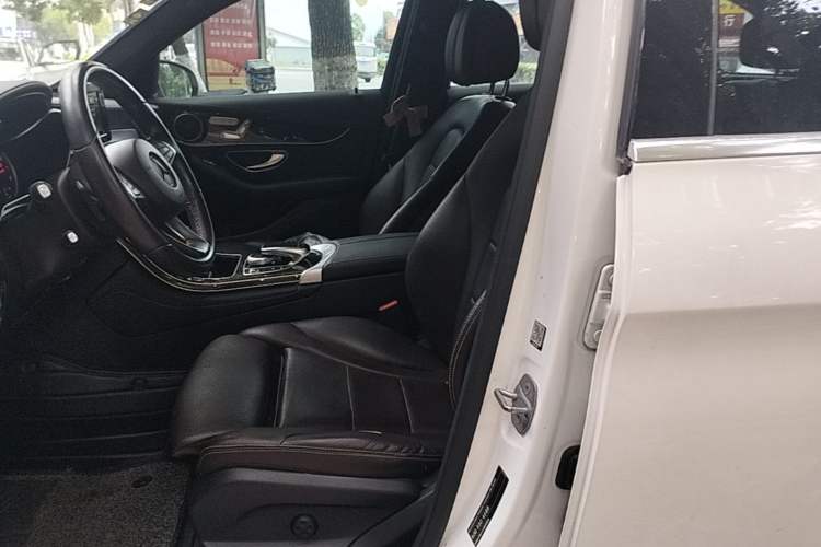 Used Mercedes-Benz GLC 2019 GLC 260 4MATIC Luxury Model Left Front Seat