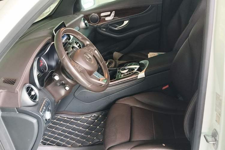 Used Mercedes-Benz GLC 2019 Facelift GLC 260 L 4MATIC Luxury Model Left Front Seat