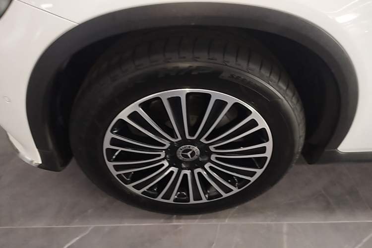 Used Mercedes-Benz GLC 2019 GLC 260 L 4MATIC Dynamic Model Left Front Wheel Hub
