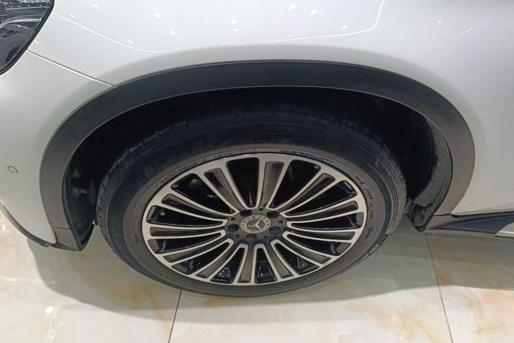 Used Mercedes-Benz GLC 2019 GLC 260 L 4MATIC Dynamic Model Left Front Wheel Hub