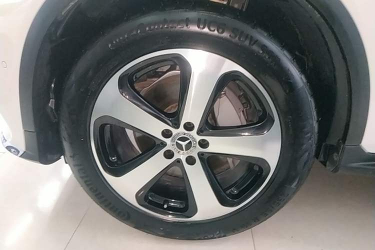 Used Mercedes-Benz GLC 2019 Facelift GLC 260 L 4MATIC Luxury Model Left Front Wheel Hub