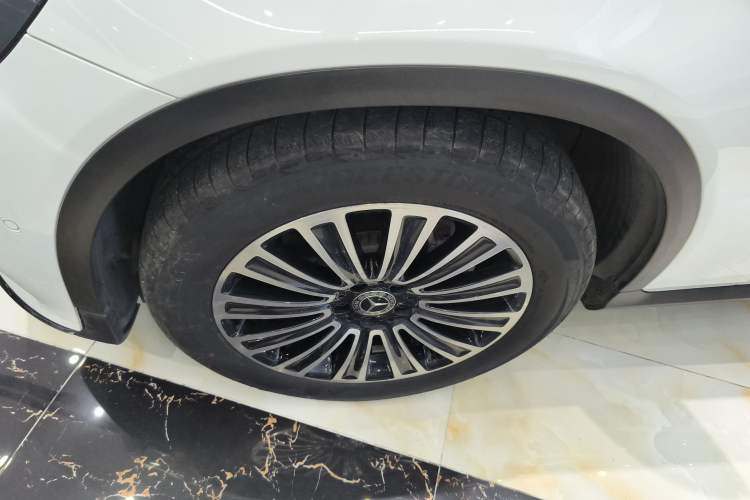 Used Mercedes-Benz GLC 2019 GLC 260 L 4MATIC Dynamic Model Left Front Wheel Hub