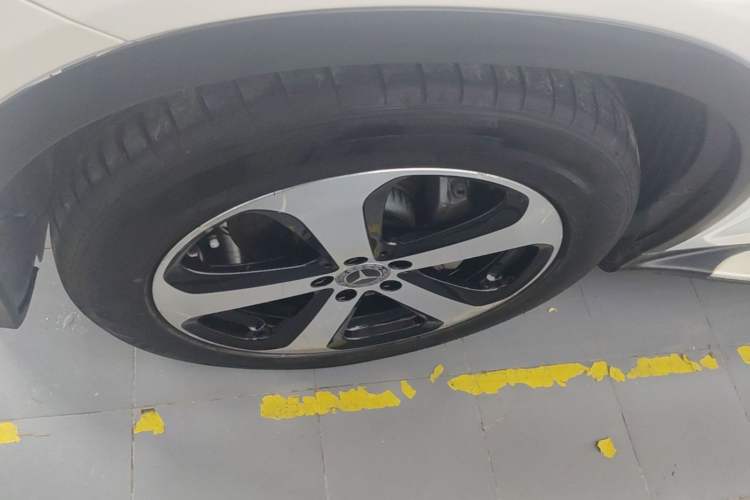 Used Mercedes-Benz GLC 2019 Facelift GLC 260 L 4MATIC Luxury Model Left Front Wheel Hub