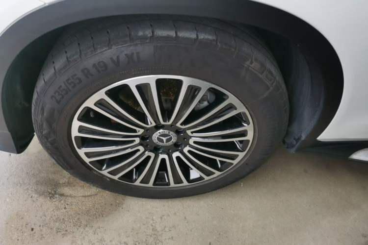 Used Mercedes-Benz GLC 2019 GLC 260 L 4MATIC Dynamic Model Left Front Wheel Hub