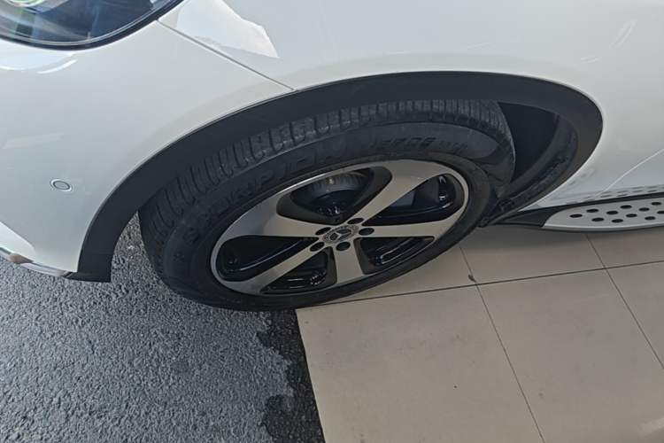 Used Mercedes-Benz GLC 2019 Facelift GLC 260 L 4MATIC Luxury Model Left Front Wheel Hub