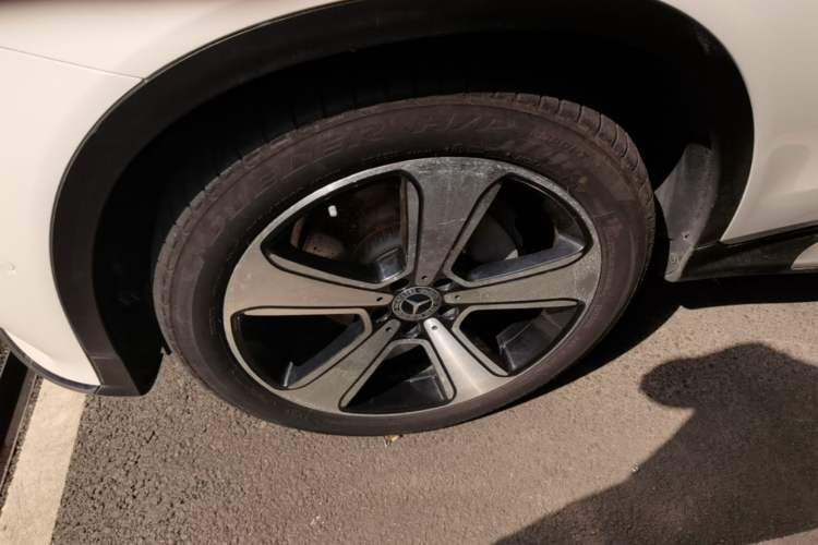 Used Mercedes-Benz GLC 2019 Refreshed GLC 300 L 4MATIC Dynamic Edition Left Front Wheel Hub
