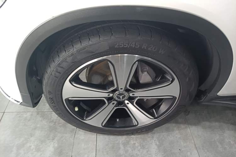 Used Mercedes-Benz GLC 2019 Refreshed GLC 300 L 4MATIC Dynamic Edition Left Front Wheel Hub
