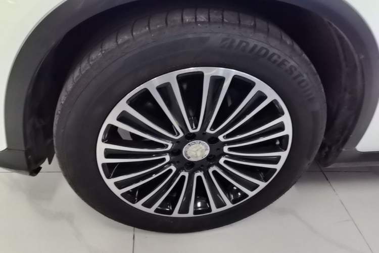 Used Mercedes-Benz GLC 2019 GLC 200 L 4MATIC Left Front Wheel Hub