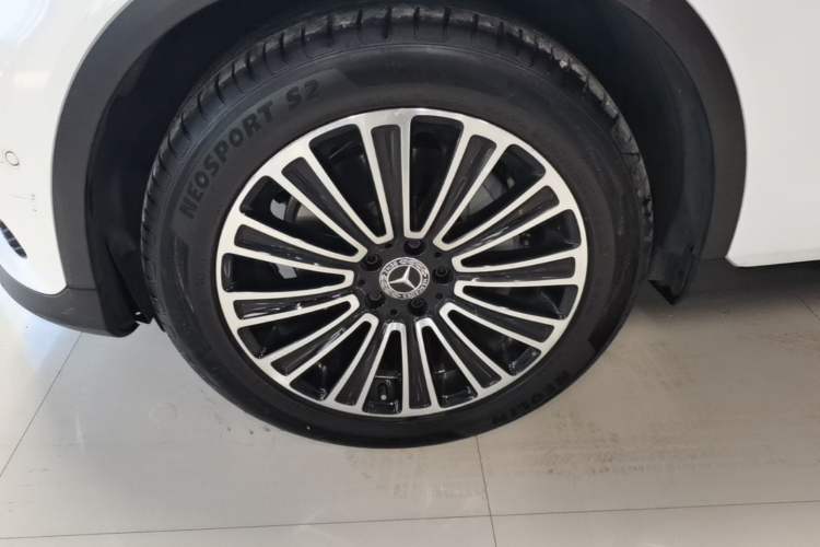 Used Mercedes-Benz GLC 2019 GLC 200 L 4MATIC Left Front Wheel Hub