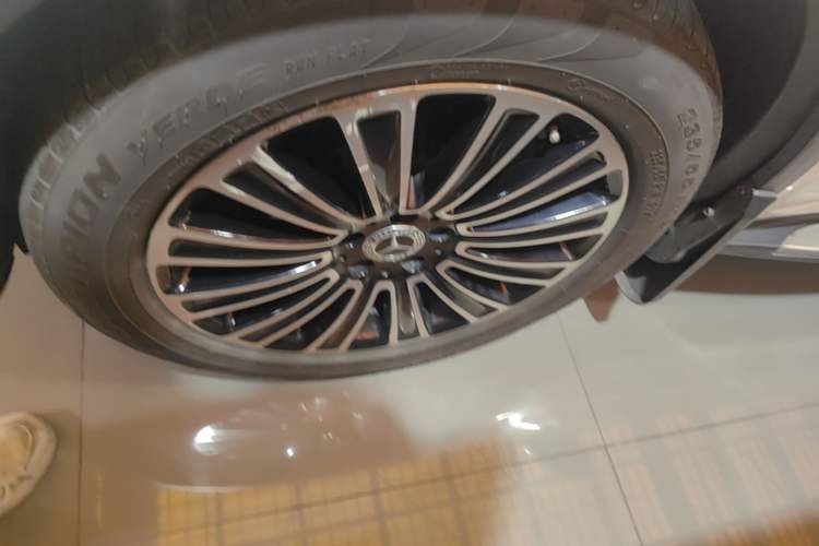 Used Mercedes-Benz GLC 2019 GLC 200 L 4MATIC Left Front Wheel Hub
