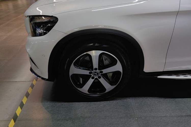 Used Mercedes-Benz GLC 2019 Facelift GLC 260 L 4MATIC Luxury Model Left Front Wheel Hub