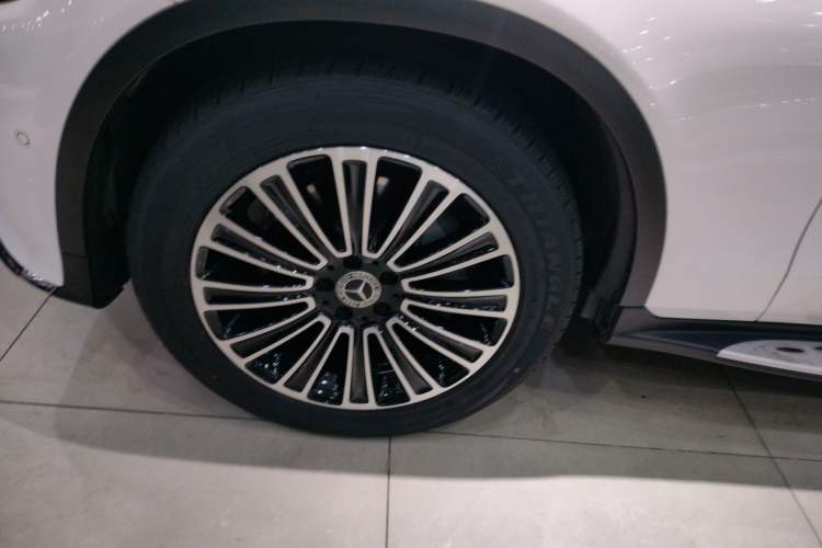 Used Mercedes-Benz GLC 2019 GLC 260 L 4MATIC Dynamic Model Left Front Wheel Hub