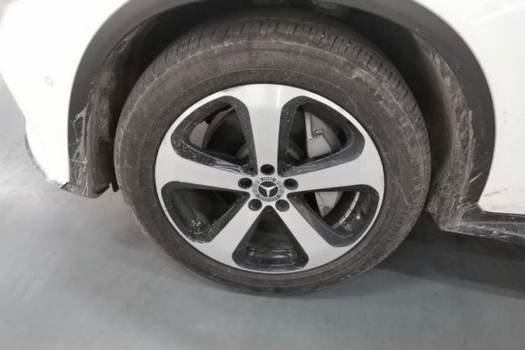 Used Mercedes-Benz GLC 2019 GLC 260 L 4MATIC Luxury Model Left Front Wheel Hub