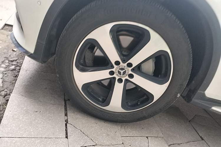Used Mercedes-Benz GLC 2019 GLC 260 4MATIC Luxury Model Left Front Wheel Hub