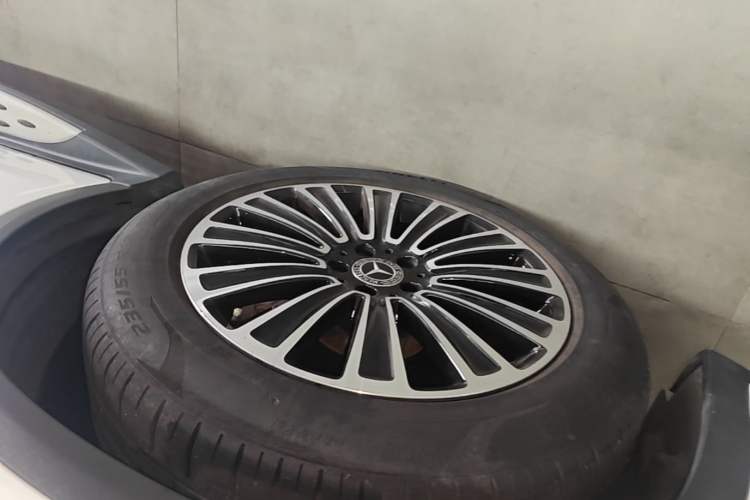 Used Mercedes-Benz GLC 2019 GLC 260 L 4MATIC Dynamic Model Left Front Wheel Hub