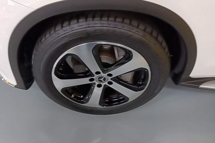 Used Mercedes-Benz GLC 2019 GLC 260 4MATIC Luxury Model Left Front Wheel Hub