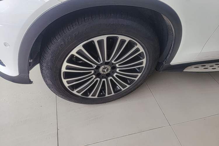 Used Mercedes-Benz GLC 2019 GLC 200 L 4MATIC Left Front Wheel Hub