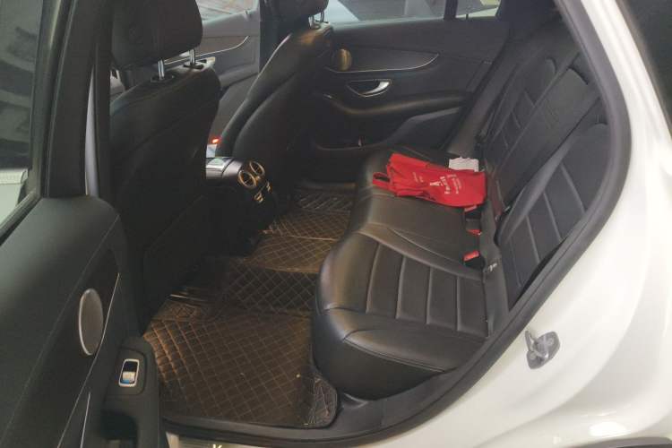 Used Mercedes-Benz GLC 2019 GLC 300 L 4MATIC Dynamic Model Left Rear Seat