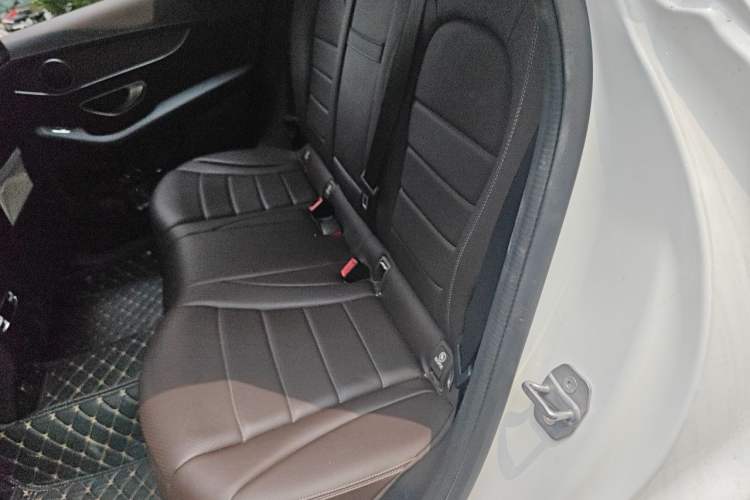 Used Mercedes-Benz GLC 2019 GLC 300 L 4MATIC Dynamic Model Left Rear Seat