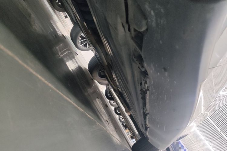 Used Mercedes-Benz GLC 2019 GLC 260 L 4MATIC Dynamic Model Left Side Sill