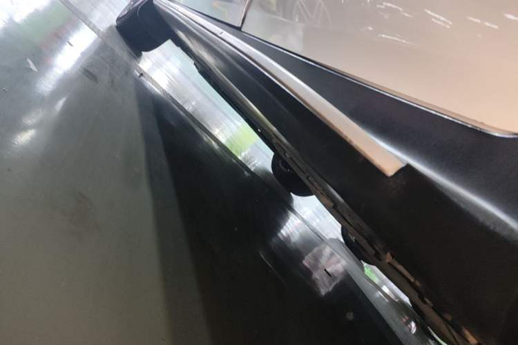 Used Mercedes-Benz GLC 2019 GLC 200 L 4MATIC Left Side Sill