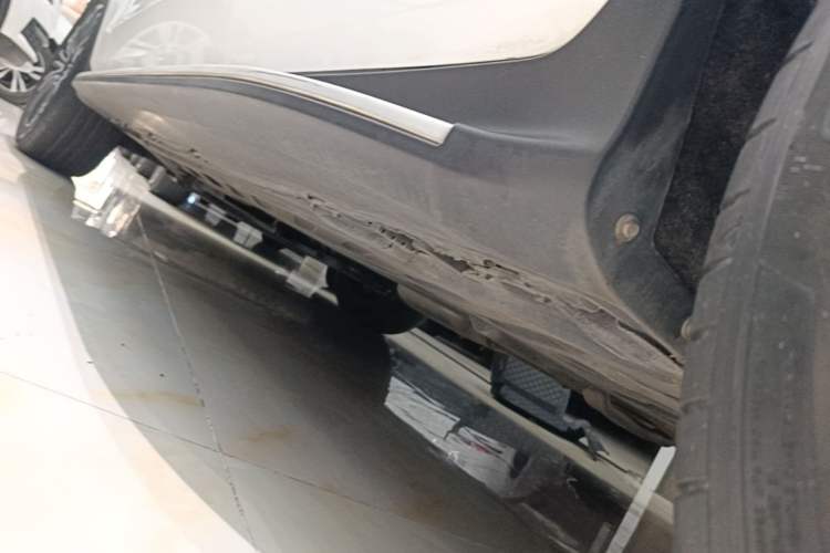 Used Mercedes-Benz GLC 2019 GLC 260 L 4MATIC Dynamic Model Left Side Sill