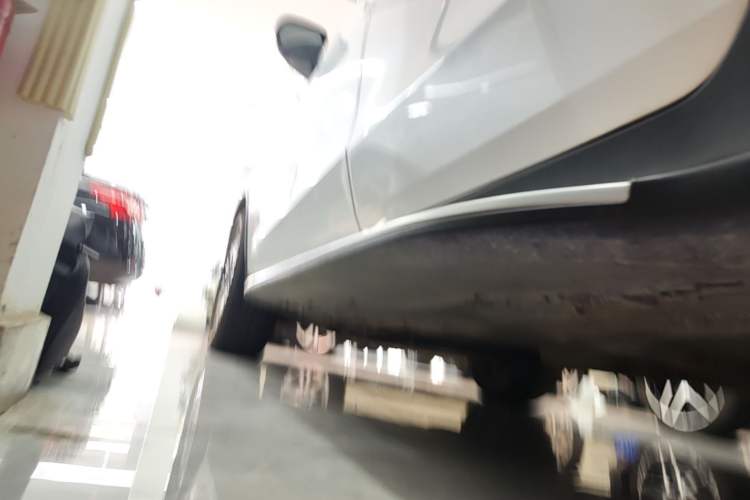 Used Mercedes-Benz GLC 2019 GLC 260 L 4MATIC Dynamic Model Left Side Sill