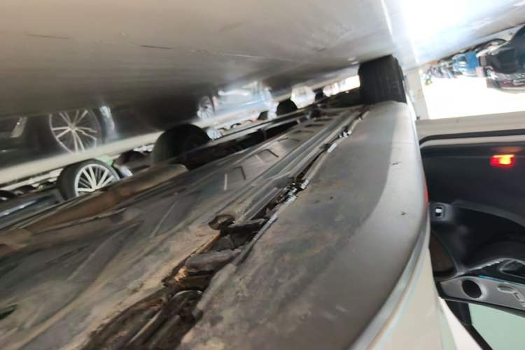 Used Mercedes-Benz GLC 2019 GLC 200 L 4MATIC Left Side Sill