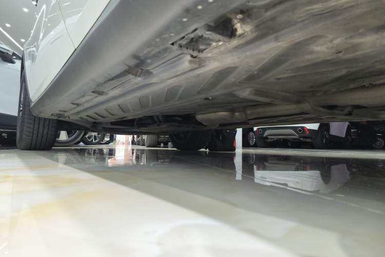 Used Mercedes-Benz GLC 2019 GLC 260 L 4MATIC Dynamic Model Left Side Sill